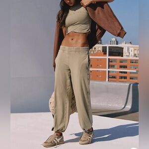 FREE MOVEMENT PEOPLE LOUNGE ATHLEISURE HOT SHOT CROSSOVER PANTS SMALL SOLD OUT